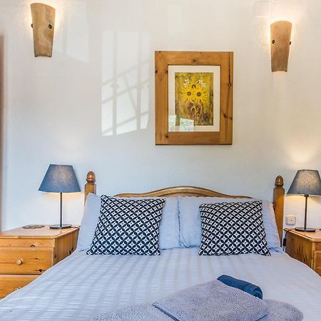 Casa Mundo - 16Th Century Traditional White Village House With Pool Пинос-дель-Валье Экстерьер фото