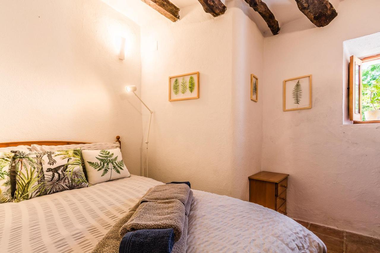 Casa Mundo - 16Th Century Traditional White Village House With Pool Пинос-дель-Валье Экстерьер фото