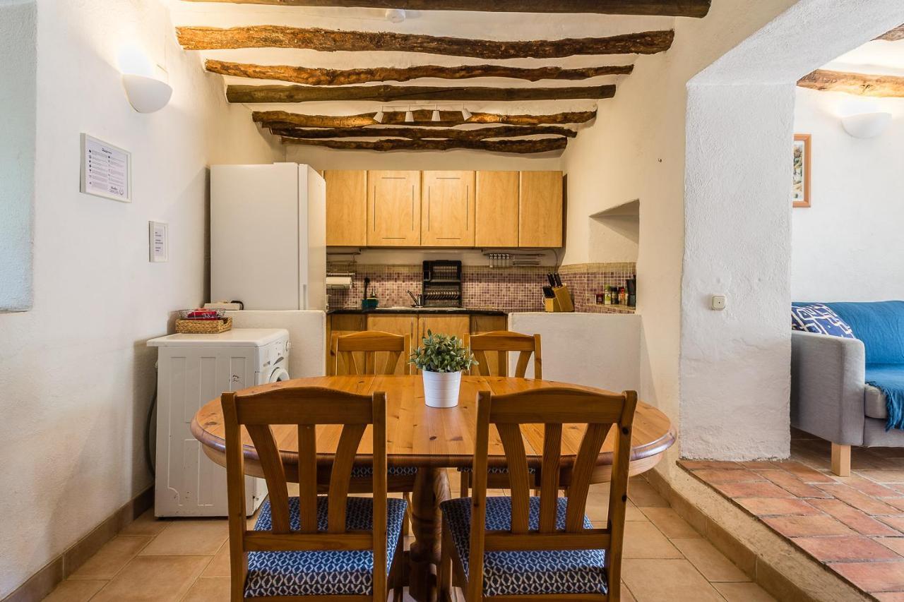 Casa Mundo - 16Th Century Traditional White Village House With Pool Пинос-дель-Валье Экстерьер фото