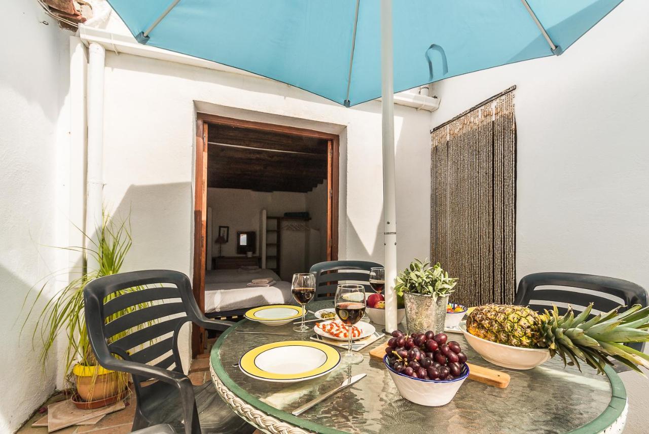 Casa Mundo - 16Th Century Traditional White Village House With Pool Пинос-дель-Валье Экстерьер фото