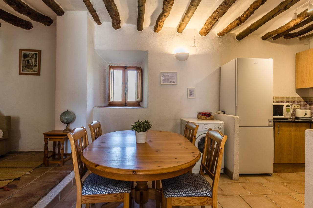 Casa Mundo - 16Th Century Traditional White Village House With Pool Пинос-дель-Валье Экстерьер фото