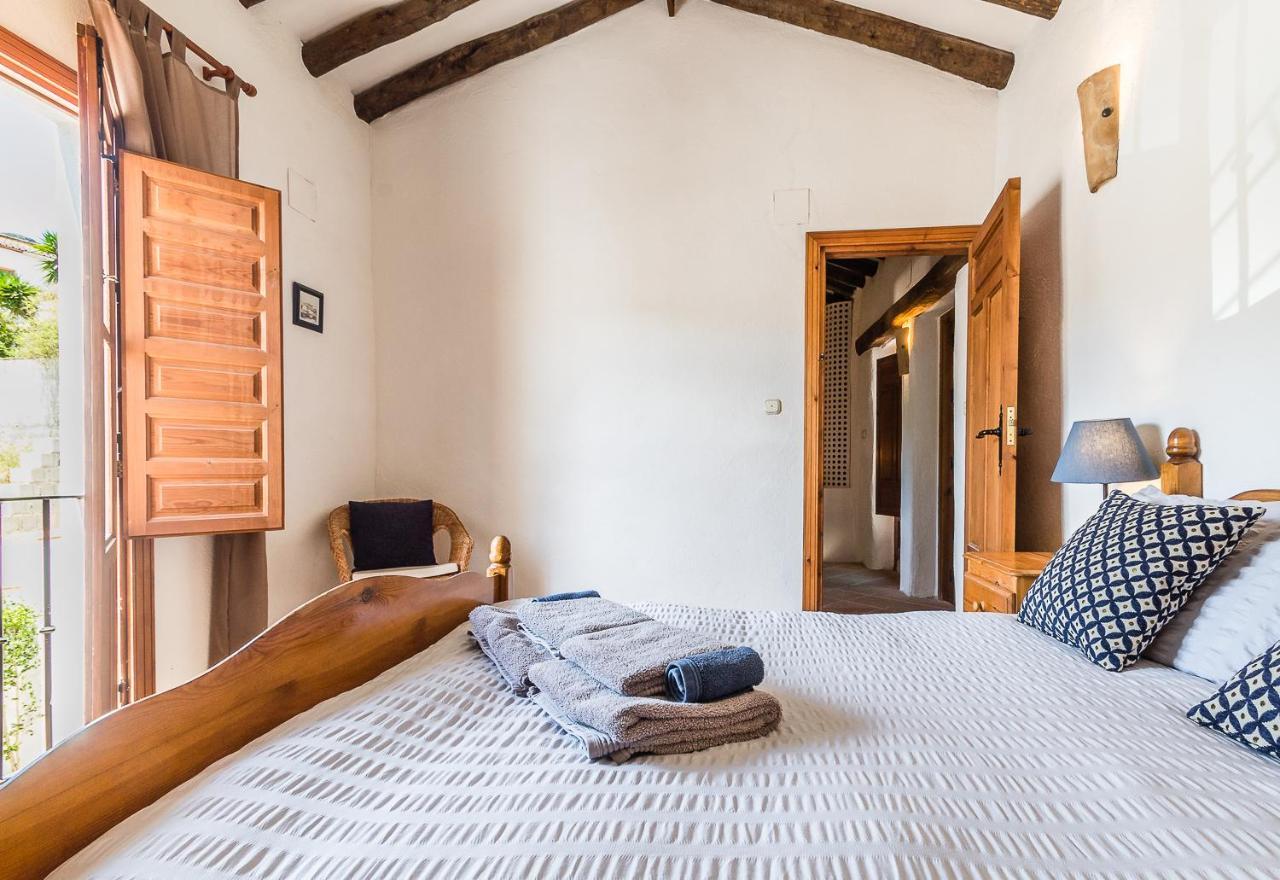 Casa Mundo - 16Th Century Traditional White Village House With Pool Пинос-дель-Валье Экстерьер фото